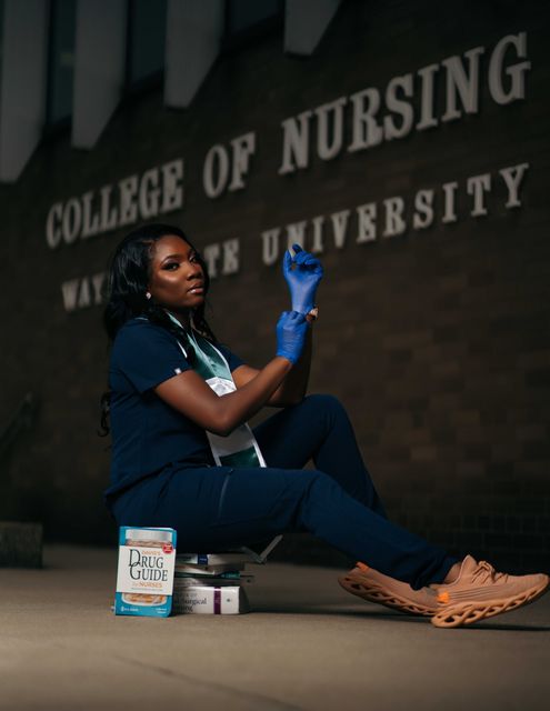 Graduation cap and gown photograph — Detroit graduation photographer (49)